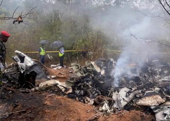 Kenya'da bir uçağın düşmesi sonucu 11 kişi öldü