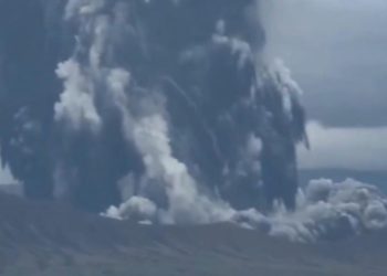 Filipinler'de Kanlaon Yanardağı'nda patlama meydana geldi