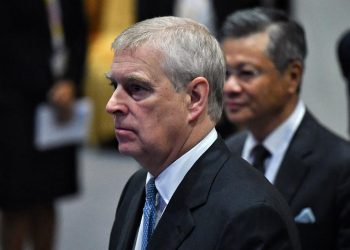 İngiltere Kralı Charles, kardeşi Prens Andrew'un ünvanlarını geri aldı