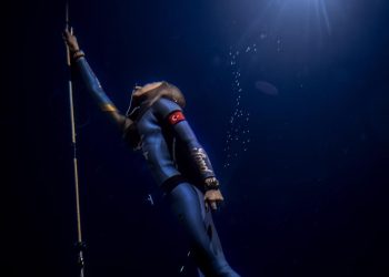 Milli yüzücü Şahika Ercümen 10 yıl sonra nefesini yine Gazze için tuttu