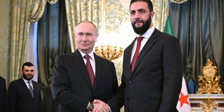 Şara, Moskova'da Putin ile Suriyedeki askeri tesislerin yeniden yapılandırılmasını görüşecek