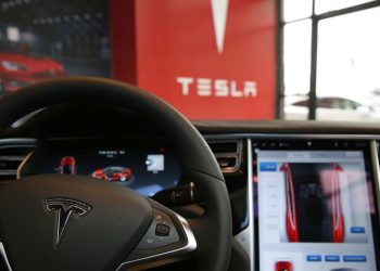 Tesla, yaklaşık 13 bin aracını geri çağırıyor