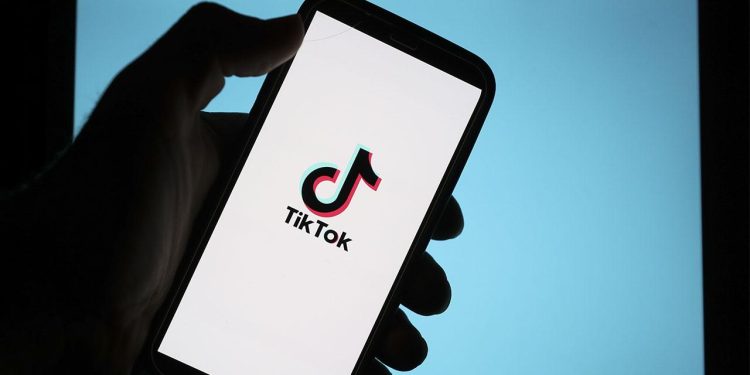TikTok yılın ikinci çeyreğinde 189 milyondan fazla videoyu yayından kaldırdı