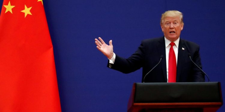 Trumptan Çin'e tarifelere ek yüzde 100 gümrük vergisi