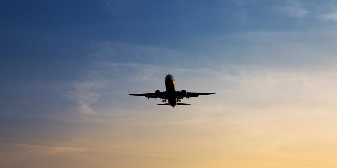 ABD'de yolcu uçağı, pilot ile kabin memurlarının iletişimindeki kesinti nedeniyle acil iniş yaptı