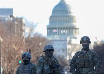 Washington'daki ulusal muhafızların görev süresinin uzatıldığı iddia edildi