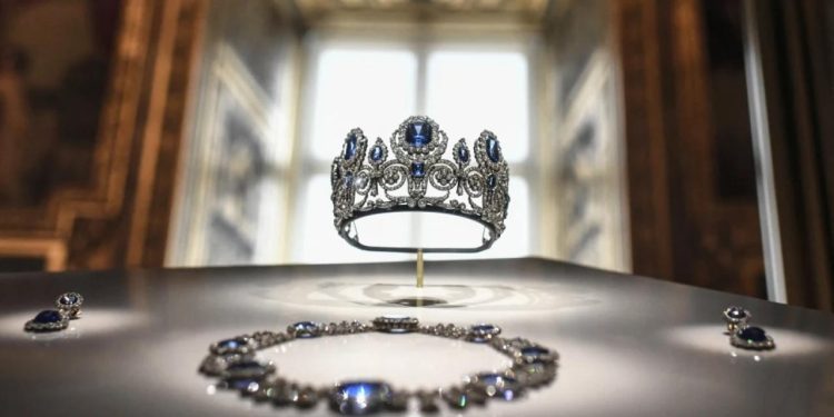 Louvre soygunu organize suç işi değil, küçük çaplı hırsızların işi çıktı