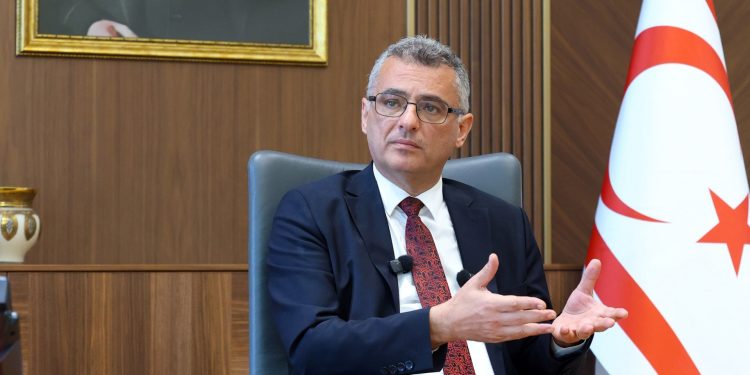 Erhürman: Bayrak yakma eylemi nefrete yönelik bir davranış