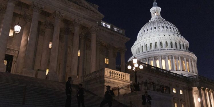 ABD'de federal hükümetin en uzun süreli kapanması sona erdi