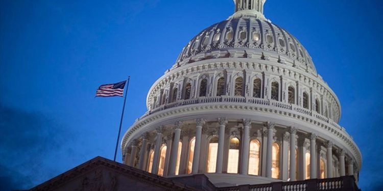 ABD'de hükümetin açılmasına yönelik geçici bütçe tasarısı Senato'da kabul edildi