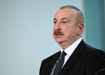 Aliyev'den, Gürcistan'da düşen askeri kargo uçağında yaşamını yitirenler için taziye mesajı