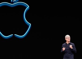 Apple CEOsu Tim Cook halefini arıyor