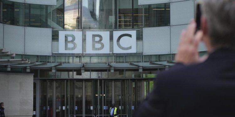 BBC, Trump belgeselinin kurgulanmasında yanlış değerlendirme yapıldığı gerekçesiyle özür diledi