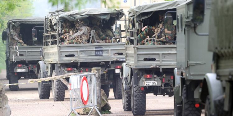 Belçika'da 17 yaşındaki gençler gönüllü askerliğe çağrıldı