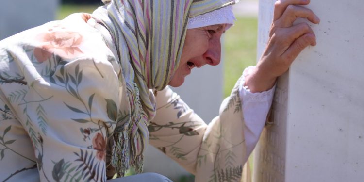 Bosna Savaşı'nda keskin nişancılık soruşturmasını başlattıran yazar: Başka ülkeler de var