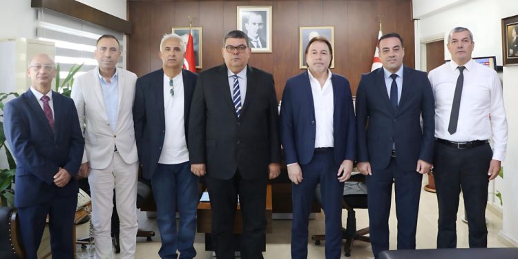 Berova, KKTC Mücevheratçılar ve Kuyumcular Derneği heyetini kabul etti