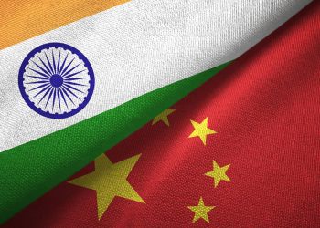 Hindistan'da, Çin sınırına yakın hava üssü faaliyete geçti