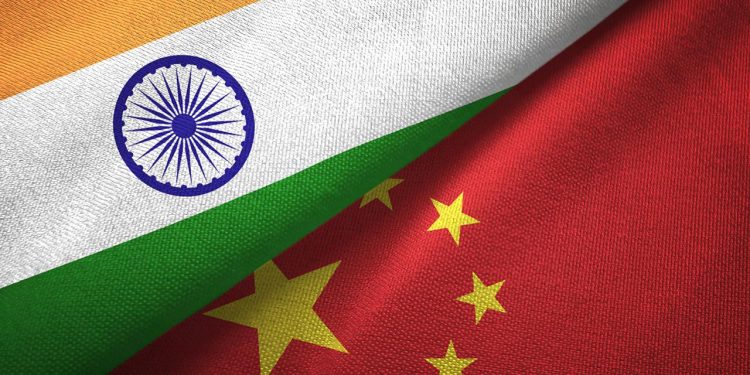 Hindistan'da, Çin sınırına yakın hava üssü faaliyete geçti