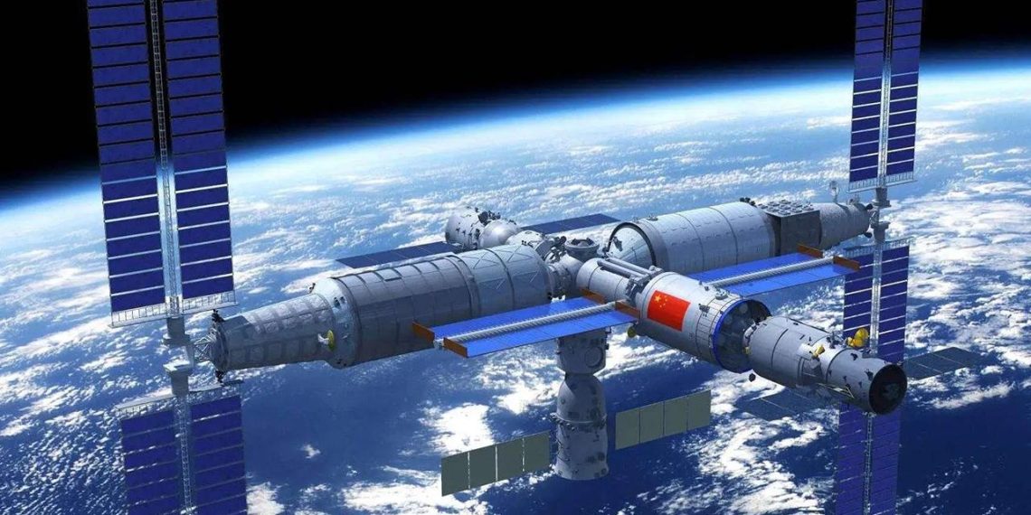Çinli taykonotları taşıyan Şıncou21 mekiği uzay istasyonuna ulaştı