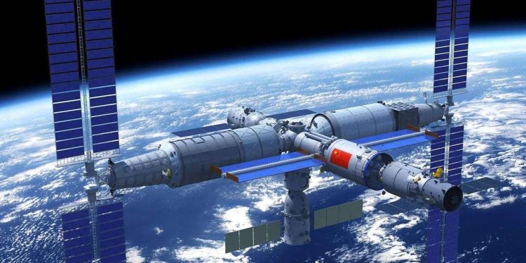 Çinli taykonotları taşıyan Şıncou21 mekiği uzay istasyonuna ulaştı