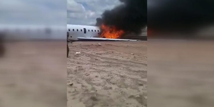 Kongo Demokratik Cumhuriyeti'nde bakanı taşıyan uçak pistten çıktı