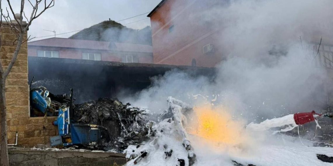 Helikopter evin üzerine düştü