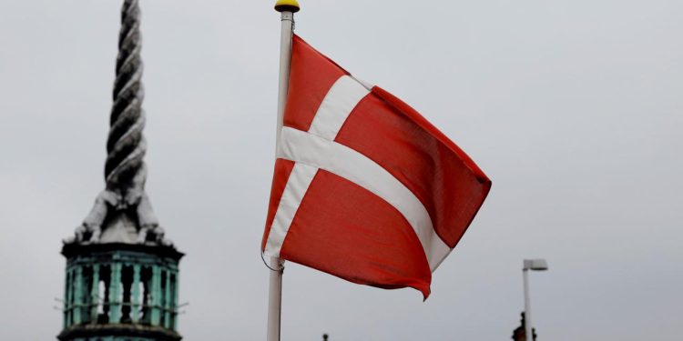 Danimarka'da halk yerel seçim için oylarını kullanıyor