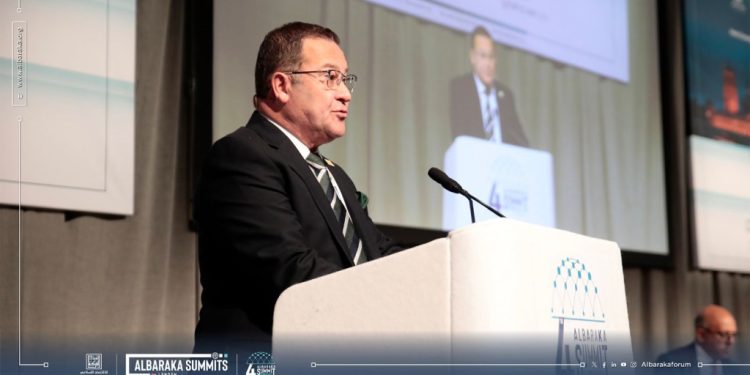 Turgay Deniz, Londra’daki AlBaraka Zirvesi’nde konuştu