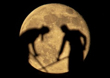 Ay'ın içinde ne var?