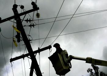 Avustralya'da binlerce ev ve iş yeri, tropikal siklon nedeniyle elektriksiz kaldı