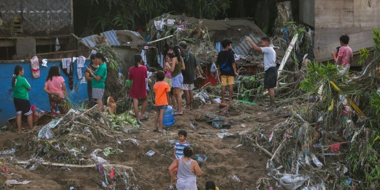 Filipinler'de Kalmaegi Tayfunu'nda ölenlerin sayısı 204'e yükseldi