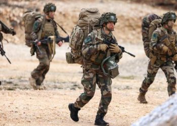 Fransa, 25 yıl sonra yeniden askerlik uygulamasına dönüyor