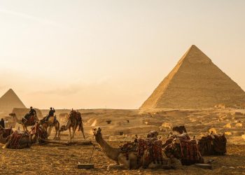 Giza Piramidinin içinde gizli bir giriş mi bulundu?