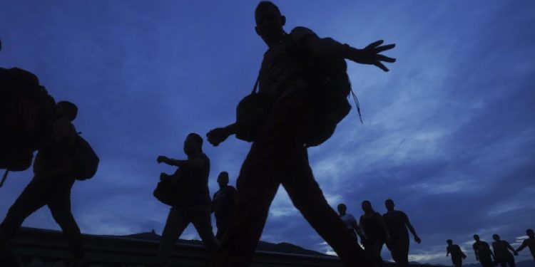 ABD, mülteci kabulünü 7 bin 500 kişiyle sınırlayacak: Öncelik beyaz Güney Afrikalılara