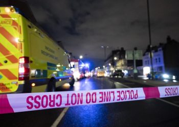 İngiltere'de trende bıçaklı saldırı: 2 gözaltı