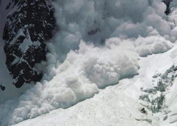 Nepal'deki Yalung Ri Dağı'nda çığ düşmesi sonucu 7 kişi öldü