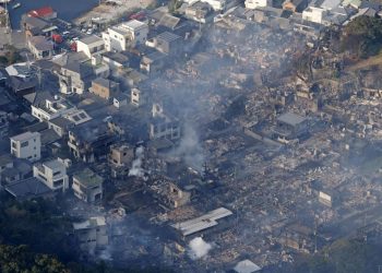 Japonya'da büyük yangın: 170'ten fazla bina hasar gördü