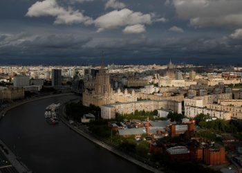 Rusya'ya yurt dışından giren sim kartların internet erişimi engellenecek