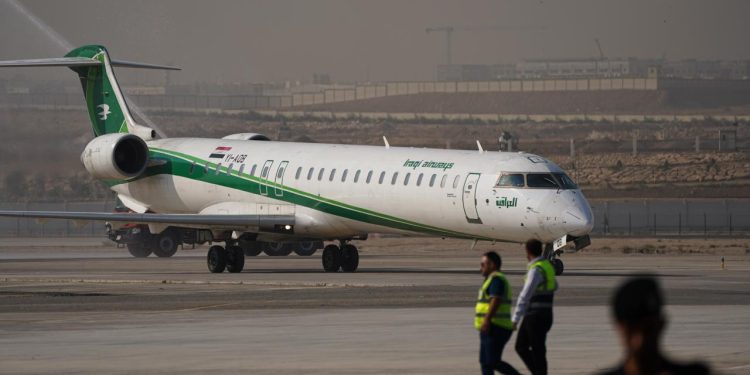 Musul Havalimanına 11 yıl sonra ilk uçak indi