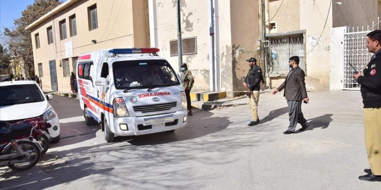 Pakistan'da tutkal fabrikasında gaz sızıntısı sonucu meydana gelen patlamada 15 kişi hayatını kaybetti