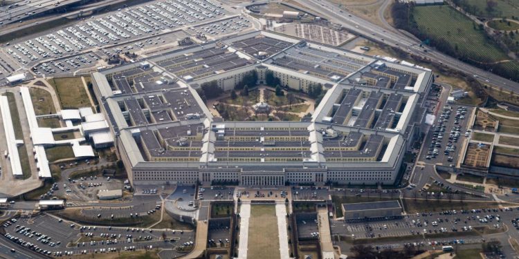 WSJ: Pentagon'dan bir heyet, barış görüşmelerinin yeniden başlatılması için Ukrayna'ya gönderildi