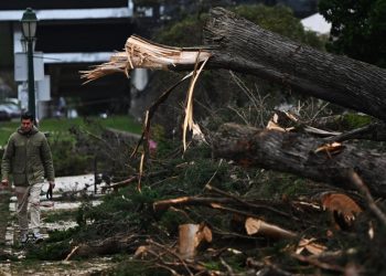 Portekiz'de kötü hava şartları nedeniyle 2 kişi öldü