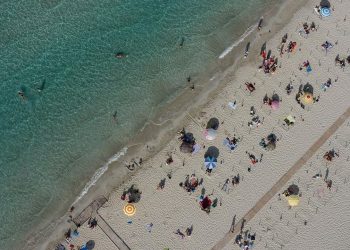 Bilim insanlarından uyarı: Yüzyıl sonuna kadar sahillerin neredeyse yarısı yok olacak