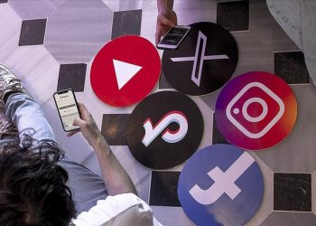 Malezya, 16 yaş altı çocukların sosyal medya hesabı açmasını yasaklıyor