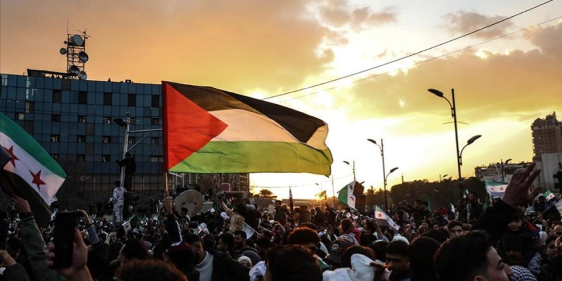 Bir ülke küllerinden doğuyor: Suriye