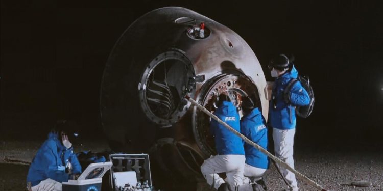 Çin'in uzay istasyonundaki taykonot ekibi Dünya'ya döndü