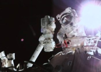 Çin, Şıncou22 personel mekiğini uzay istasyonuna yolladı