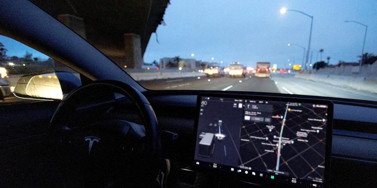 Avustralyada Teslayı vuran gizemli cisim: Tarihte bir ilk olabilir