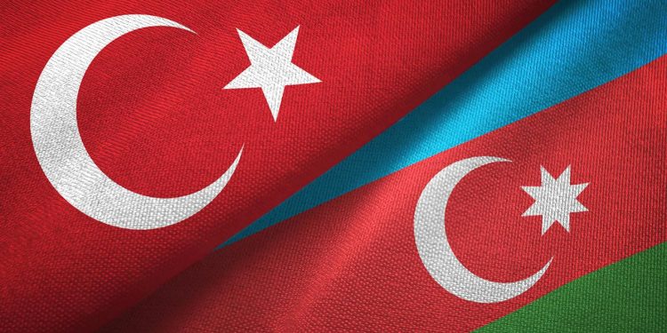 Azerbaycan, Gürcistan'da düşen askeri kargo uçağı için başlatılan kurtarma çalışmalarına yardım önerdi
