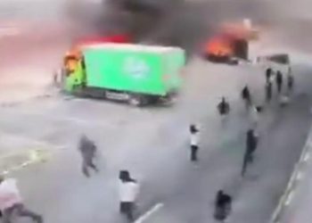 İşgalci İsrailliler, Batı Şeria'da 2 Filistinliyi yaraladı, evleri ve araçları ateşe verdi